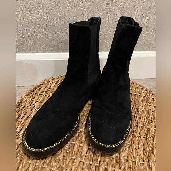 Stuart Weitzman Kolbie Chelsea Boot - Picture 1 of 8